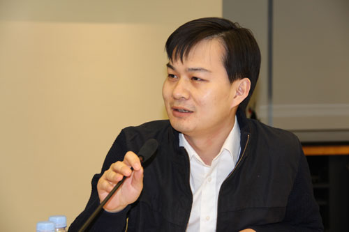 新华社记者邹伟发言