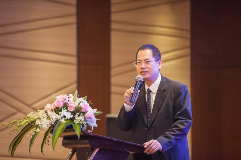 欧会长照片.jpg