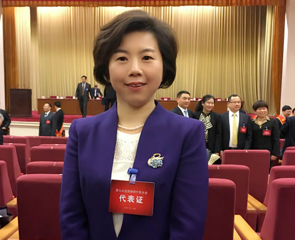 杨威:巾帼律师的家国情