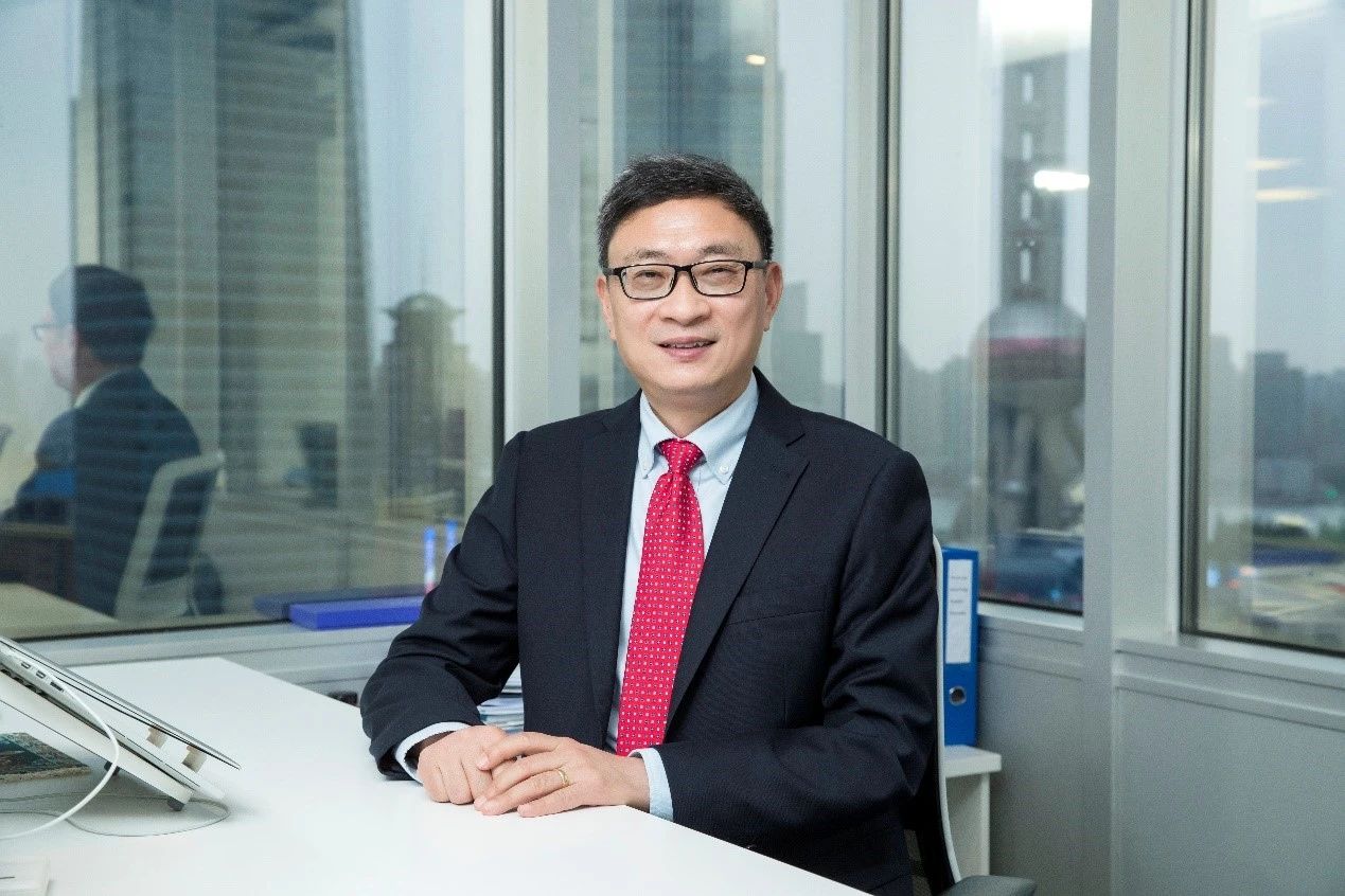 "目前陈臻和陆利忠的搭配,既保证了律所战略与管理的一致性和平稳过渡