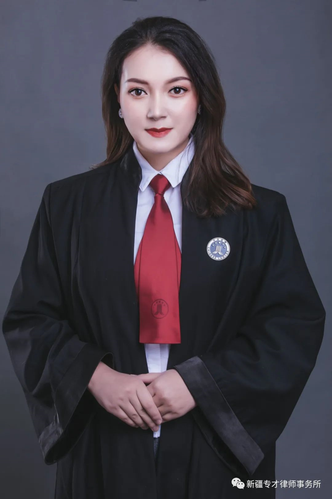 米热班古丽:一手抱娃一手事业 我没有退缩-中国律师网